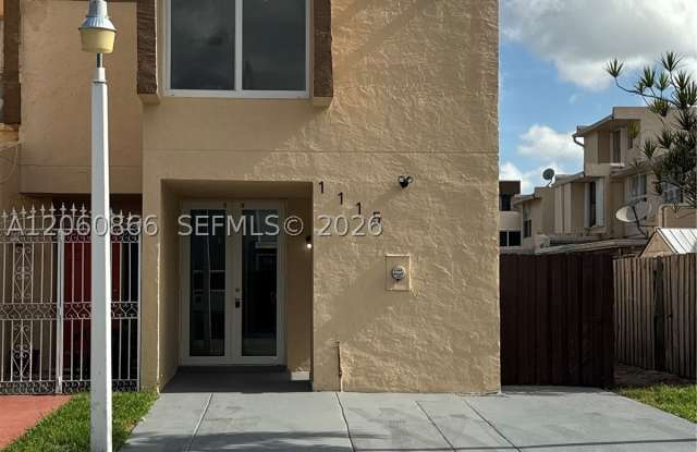 1115 W 38th Ter photos photos