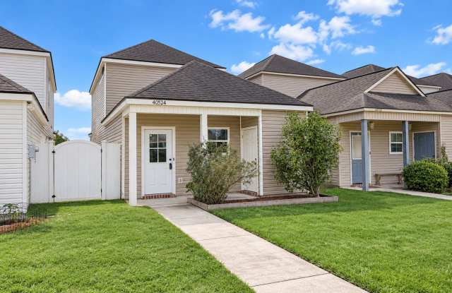 Cozy Cottage in the Heart of Gonzales! photos photos