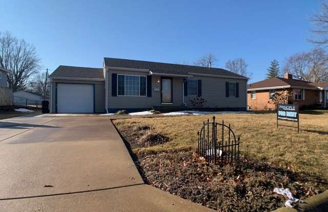 1838 Court Street - 1838 Court Street, Pekin, IL 61554