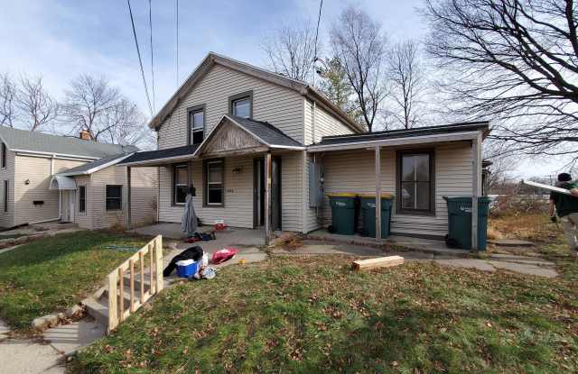 305 Madison Street - 2 photos photos