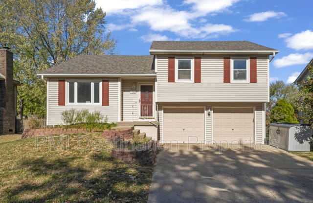 1122 E Elizabeth St - 1122 East Elizabeth Street, Olathe, KS 66061