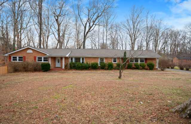 Spacious 4BR (or 3BR + Bonus) with 2 Living Rooms, Screened Porch  4-Car Garage photos photos