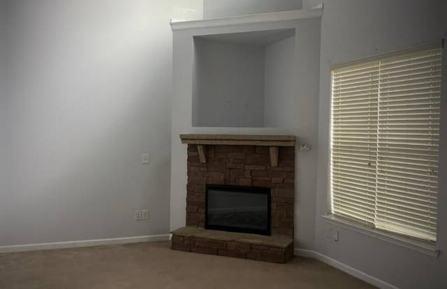 1233 Paramount Court Gallery 4