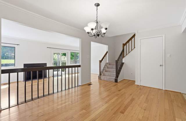 20469 Waters Point Ln Gallery 4