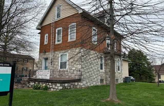 127 W CHESTER Pike Gallery 2