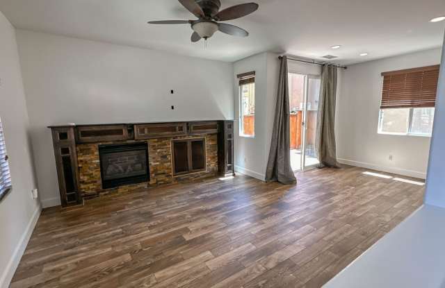 3 Bedroom Home for Rent in Valencia! Gallery 4