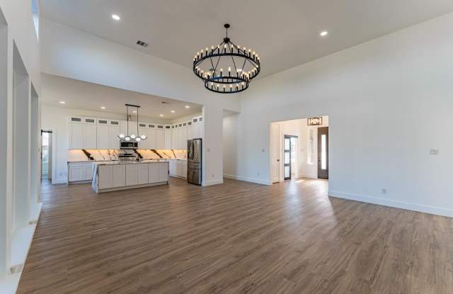 2147 Heath Street Gallery 3