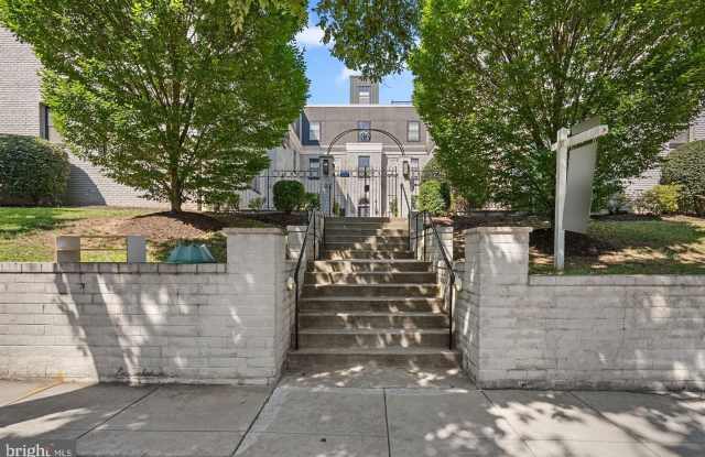 16 17TH Street NE Gallery 1