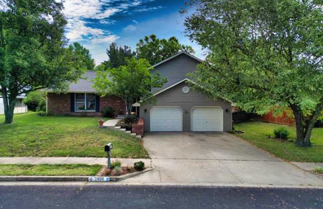 Fantastic Location! Close to MKT  Twin Lakes! 3BR/2.5BA/2000sqft., 2-Car Garage, Large Fenced Yard. Avail. NOW photos photos