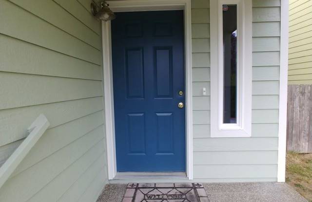 720 NE Flagstone Ln Gallery 3
