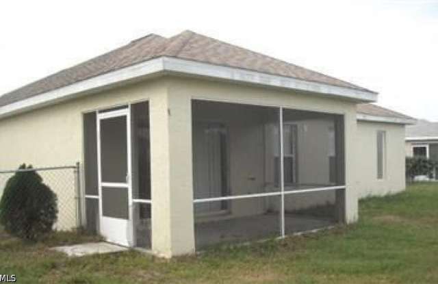 4544 Varsity Circle Gallery 2