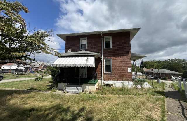 1010 Pennslyvania - 1010 Pennsylvania Avenue, Clairton, PA 15025