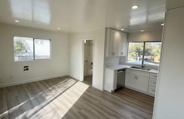 One Bedroom with Yard West of Hwy 101 Encinitas photos photos