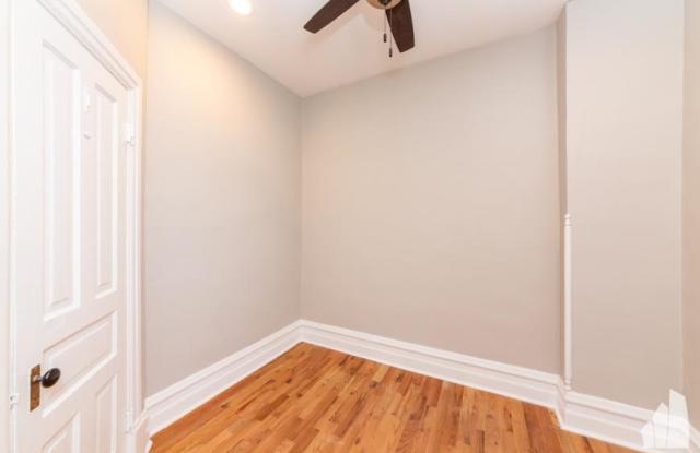 1420 West Irving Park Road Gallery 3