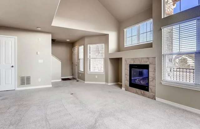 Incredible 2 bedroom Townhouse across from Southlands Mall - 5650 South Algonquian Way, Aurora, CO 80016