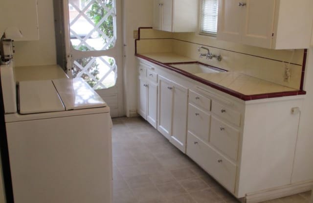 95 Via Di Roma - 95 North via Di Roma Walk, Long Beach, CA 90803