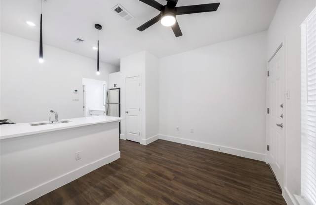 908 Poplar St - 908 Poplar Street, Austin, TX 78705
