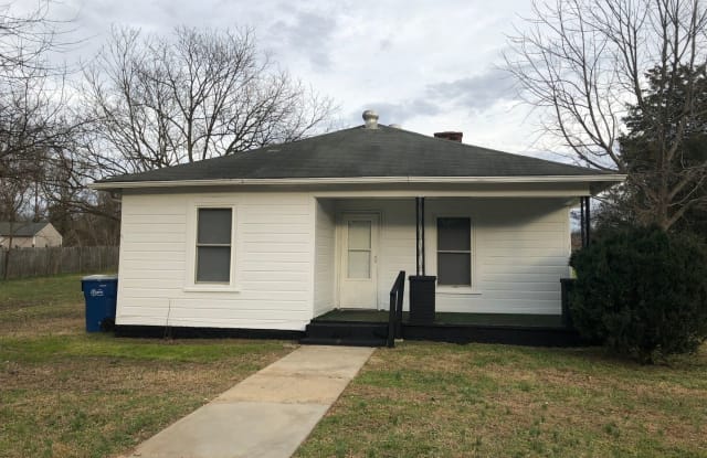 226 N River Street - 226 North River Street, Mount Holly, NC 28120