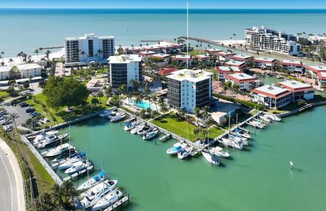 2170 Gulf Shore Blvd N unit: 51W photos photos