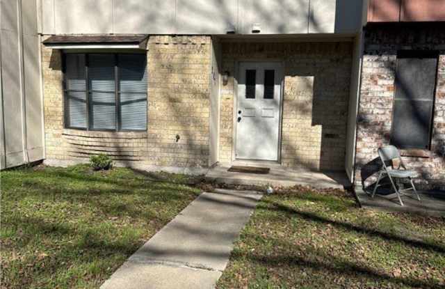 207 Palmwood Drive unit: 2 - 207 Palmwood Drive, Victoria, TX 77901