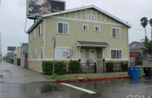 6520 S Broadway Gallery 2