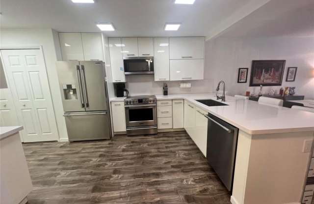 4280 Oaks Ter - 4280 Oaks Terrace, Pompano Beach, FL 33069