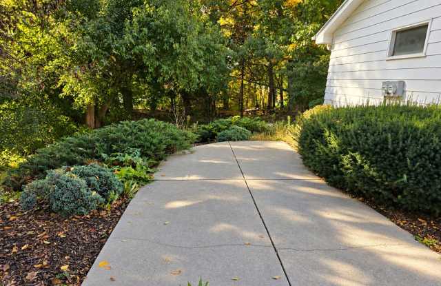 570 Meadow Ct Gallery 3