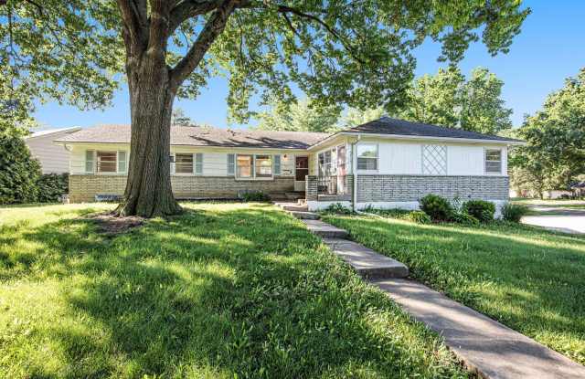 Spacious 3 Bedroom, 2 Bath with Attached Garage  Fenced Backyard photos photos