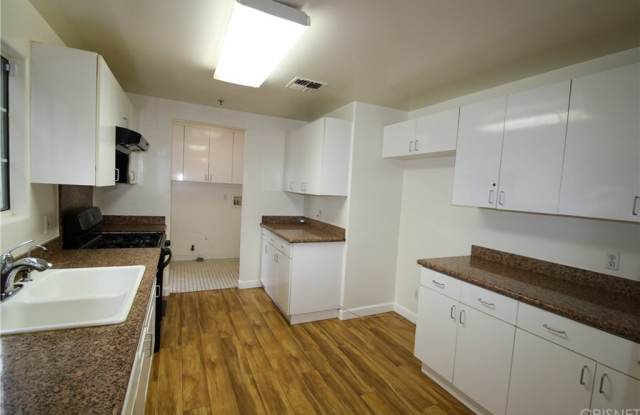 22742 Criswell Street Gallery 4