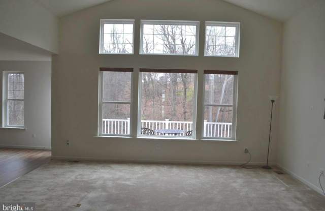 700 KAPLON COURT Gallery 3