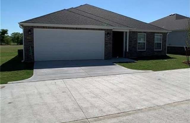 6819 Veterans  AVE - 6819 Veterans Avenue, Fort Smith, AR 72916