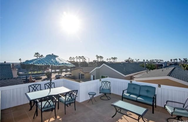 207 Walnut Street - 207 Walnut Street, Newport Beach, CA 92663