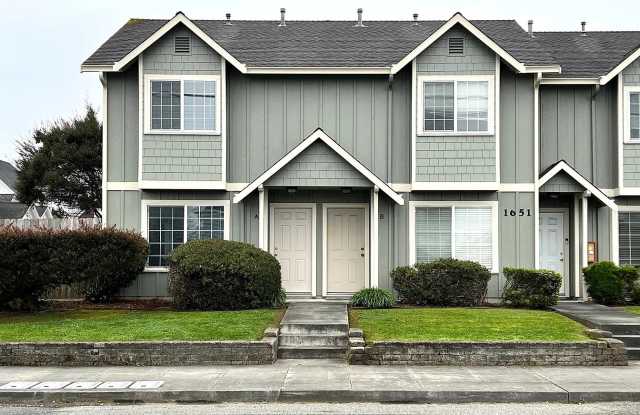 1651 B St photos photos