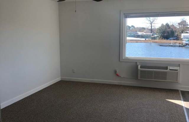 9511 5th Bay Street Unit 4 Gallery 2