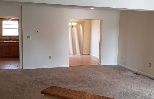 329 DENNISON WAY Gallery 3