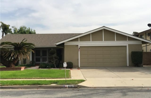 650 Oakhaven Avenue - 650 Oakhaven Avenue, Brea, CA 92823