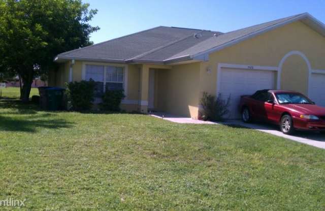 1424 SE 6th Ave - 1424 1424/1426 SE 6th Ave, Cape Coral, FL 33990