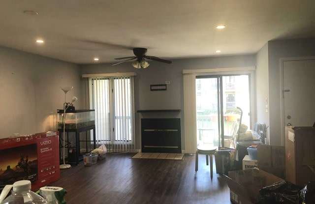 403 River Renaissance Gallery 3