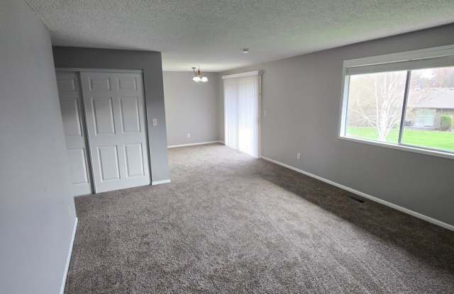 All Seasons Condo Gallery 3