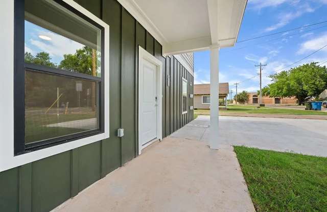 Beautiful New Construction in Edmond Gallery 4
