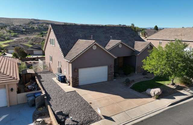 Large 2 Bedroom Home For Rent photos photos