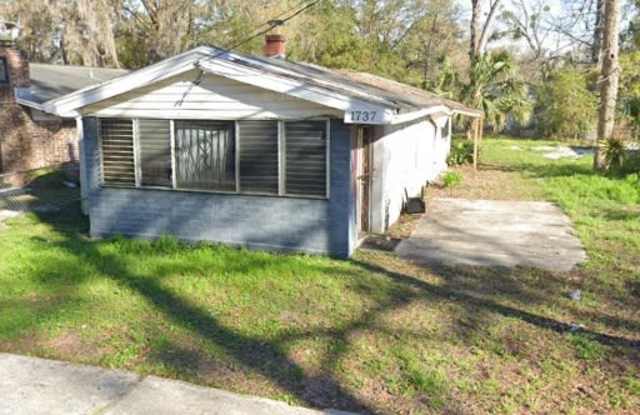 1737 W 28th Street photos photos