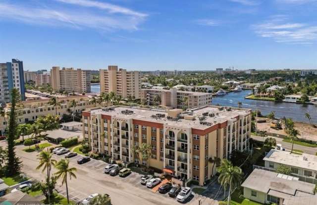 400 N Riverside Dr photos photos