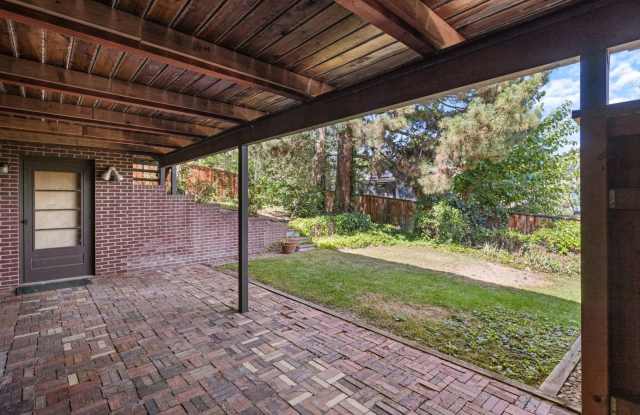 Spacious 5 BR / 3 BA Boulder Home Near Chautauqua & Top Schools-Available NOW! Gallery 3