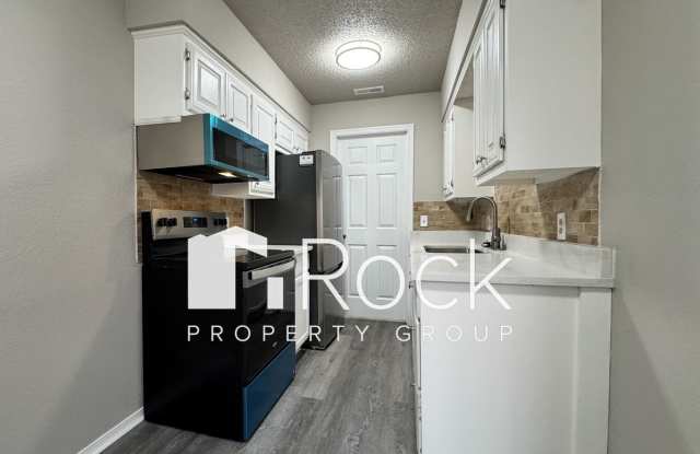 Move In by November 1st & Get $1,000 Off! 3 Bedroom Townhome in West OKC Gallery 3
