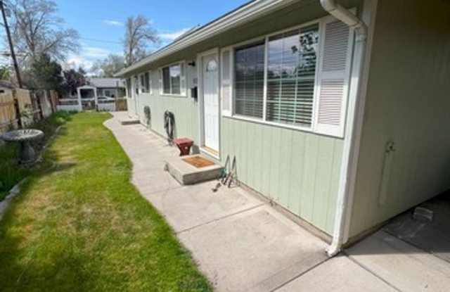 <b> Two Bedroom Duplex by Sparks High School<br><br> Gallery 1