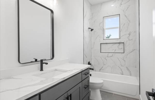 2057 Glenhollow Drive Gallery 3