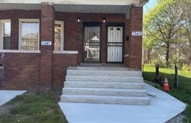 1341 & 1343 Seward Street photos photos