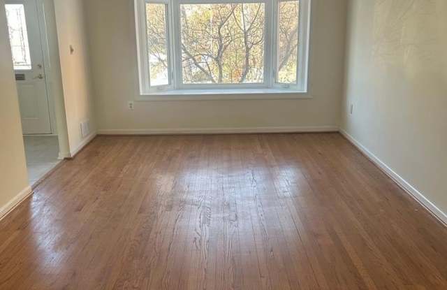3301 SPRING LN Gallery 3