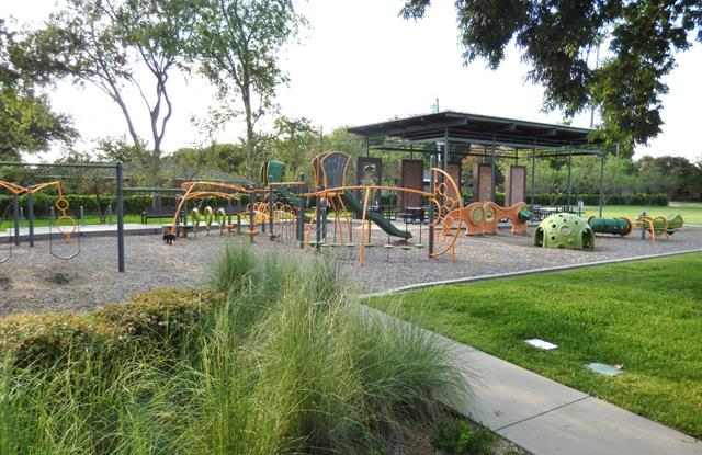 407 S Weatherred Drive Gallery 2